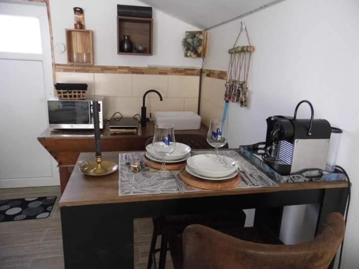 L'Histoire De L'Ouest , Jacuzzi Appartement Dole Exteriör bild